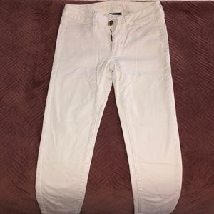 White denim jeans